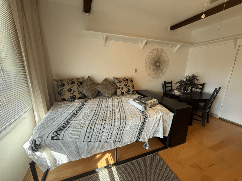 Auburn Apartment: 192 Lubeck Rd