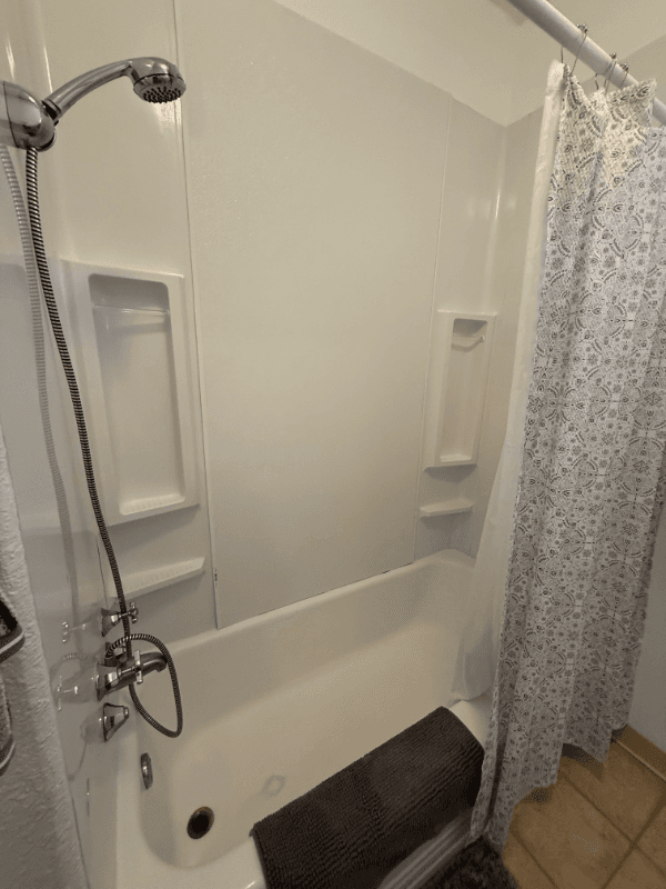 Auburn Apartment: 192 Lubeck Rd