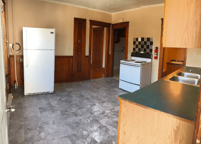 Webster Apartment: 3 East Main St #3L