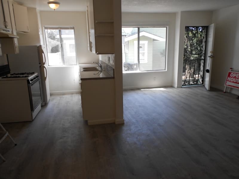 los angeles Apartment: 4702 west 17 th st