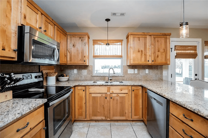 Cave Springs House: 808 Sand St