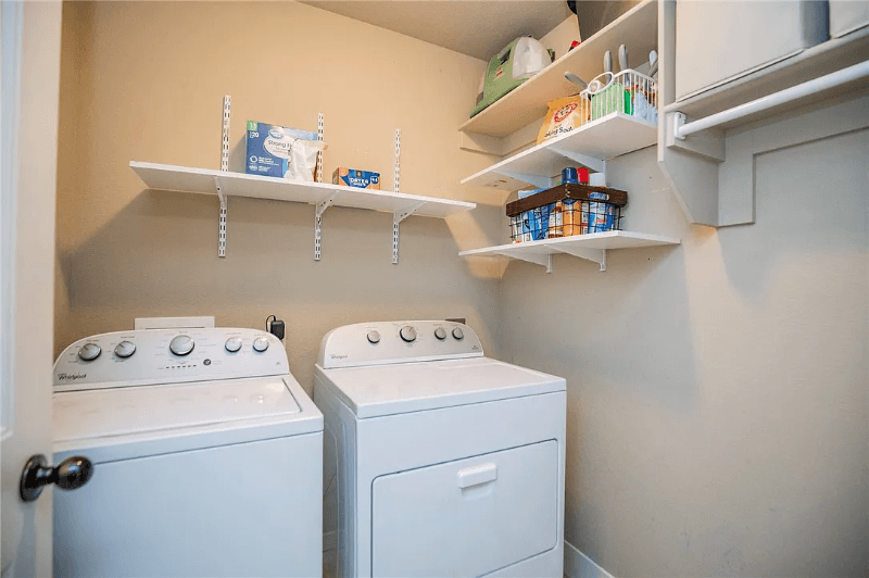 Cave Springs House: 808 Sand St