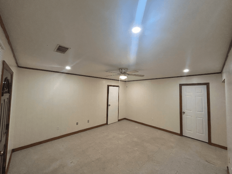 Macon House: 2867 New Clinton Rd