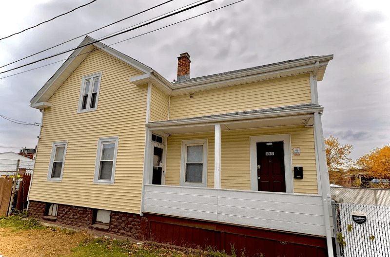 Providence Single Room: 483 Dexter St