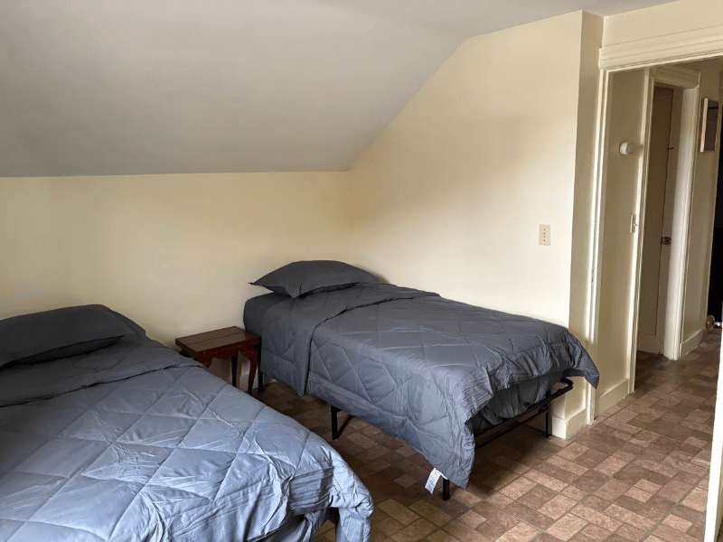 Providence Single Room: 483 Dexter St
