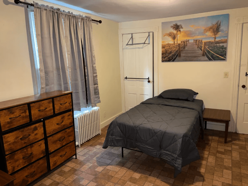 Providence Single Room: 483 Dexter St