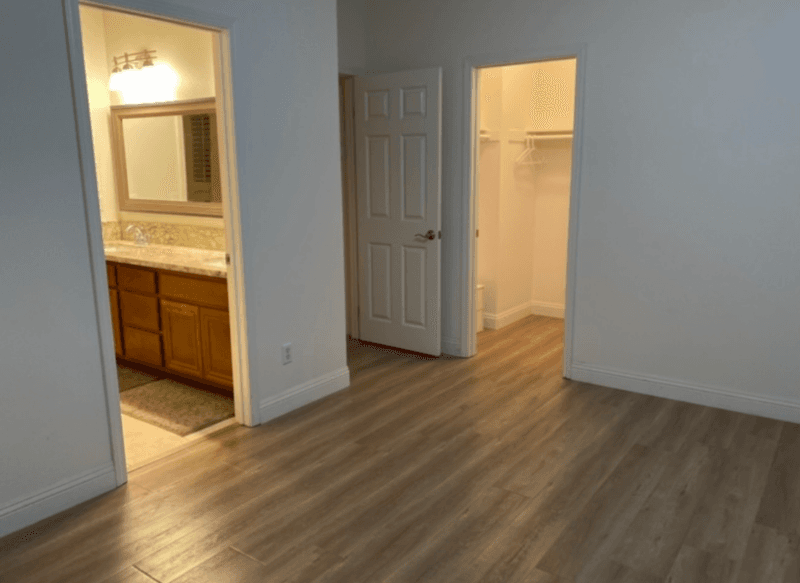 Eastvale Single Room: 13238 wooden gate way