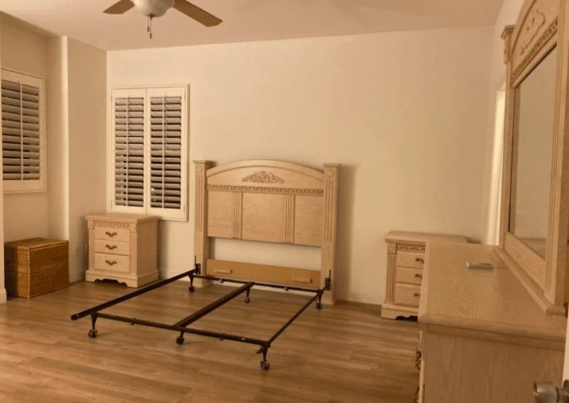 Eastvale Single Room: 13238 wooden gate way