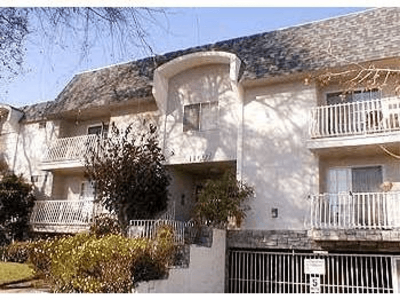North Hollywood Apartment: 11007 Hartsook St