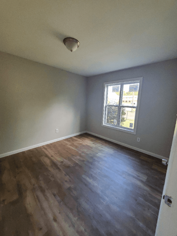 Memphis Apartment: 607 E Mclemore Avenue