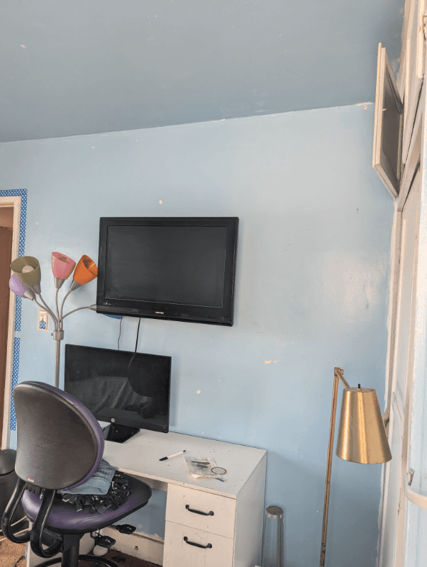 Los Angeles Single Room: 6712 10th Ave