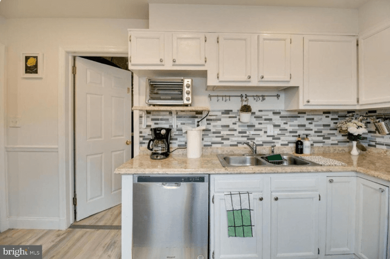 Oxon Hill House: 146 Onondaga Drive