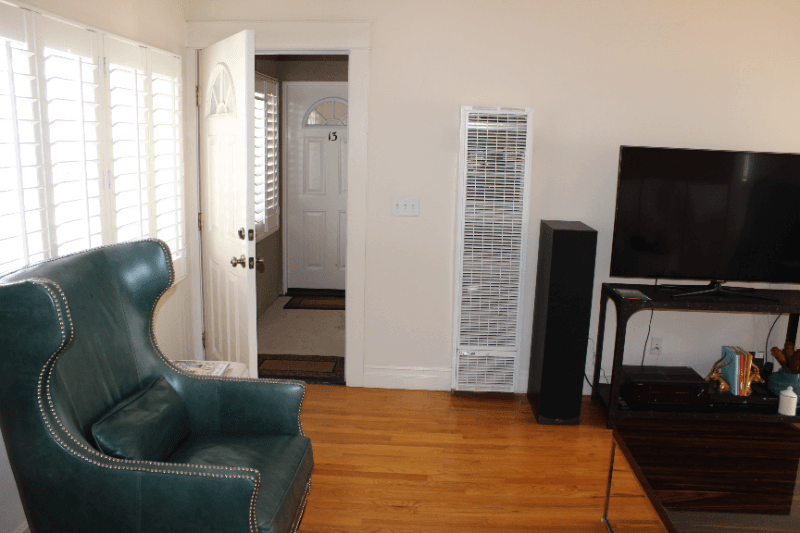 Long Beach Apartment: 3632 E 2nd Street