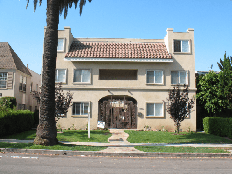Long Beach Apartment: 3632 E 2nd Street