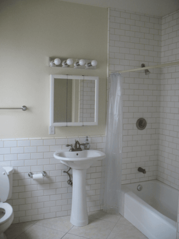 Long Beach Apartment: 3632 E 2nd Street