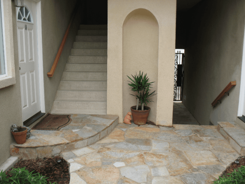 Long Beach Apartment: 3632 E 2nd Street