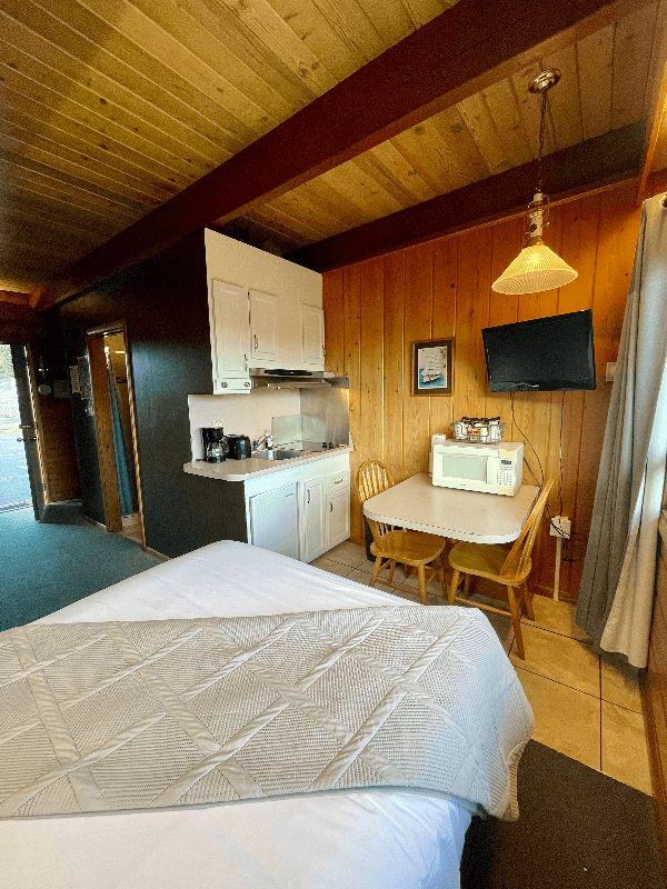 Westport Apartment: 971 N Montesano St