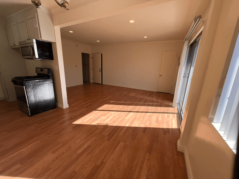 Burbank Apartment: 1523 Scott Road