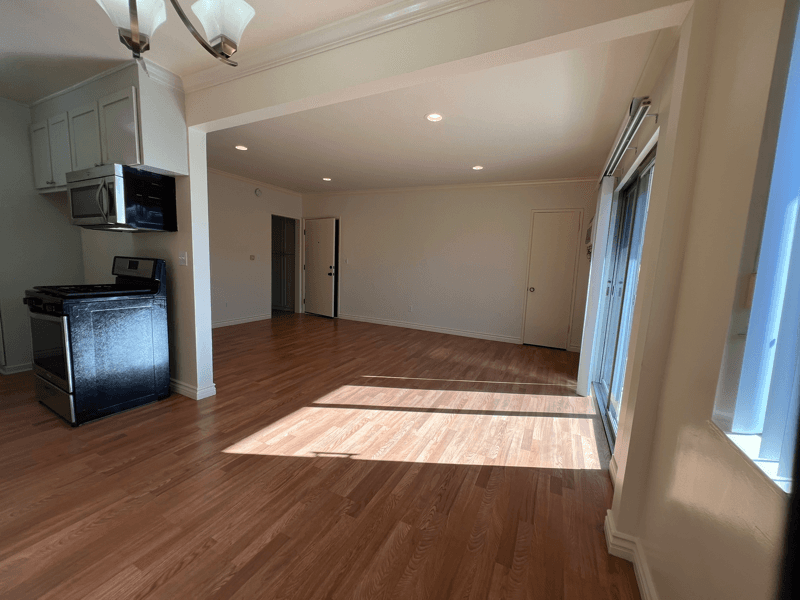 Burbank Apartment: 1523 Scott Road