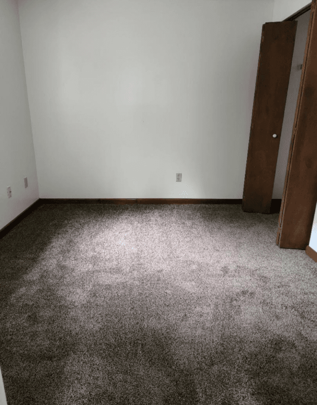 Ellwood City Apartment: 436 Chapel Drive