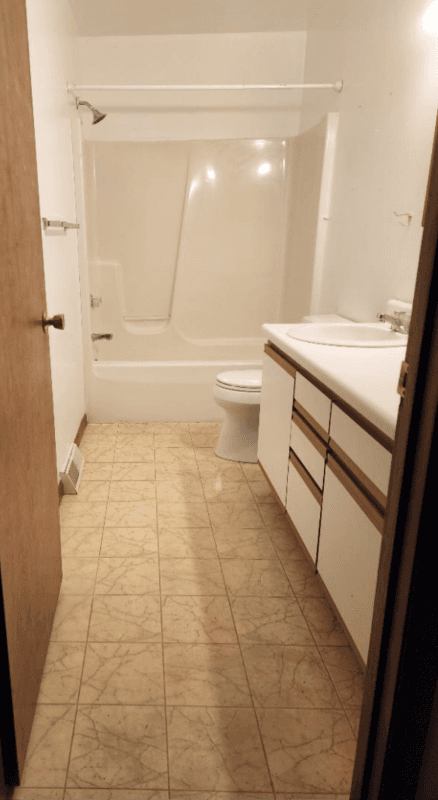 Ellwood City Apartment: 436 Chapel Drive