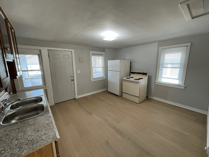 Omaha Apartment: 1322 S 24 Street, Apt 3