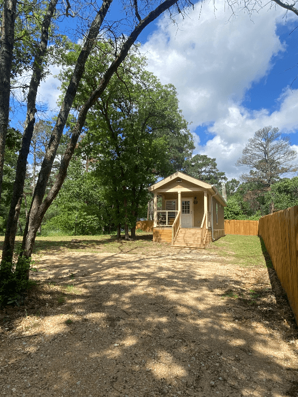 Bastrop House: 342 E state hwy 21