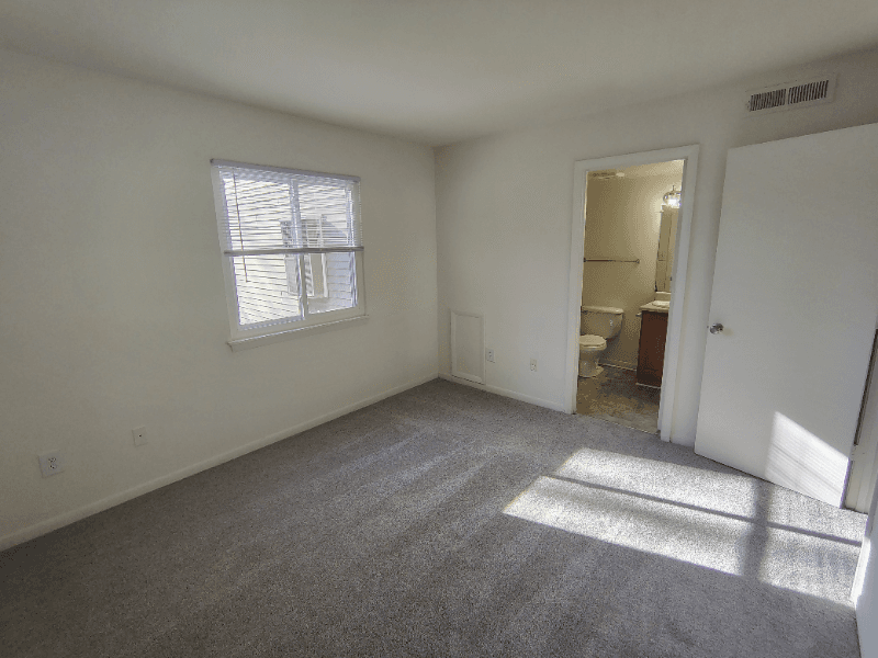 Lynchburg Apartment: 600 Reusens Road