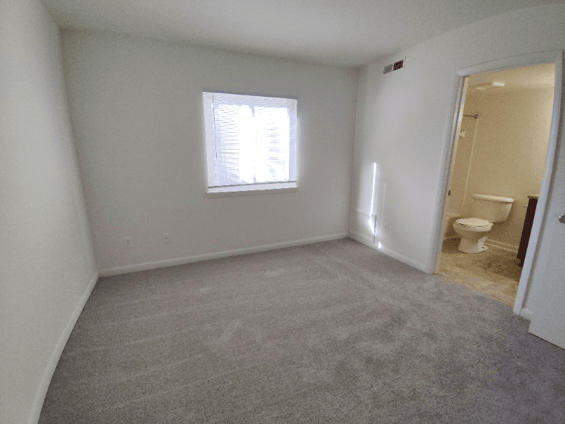 Lynchburg Apartment: 600 Reusens Road
