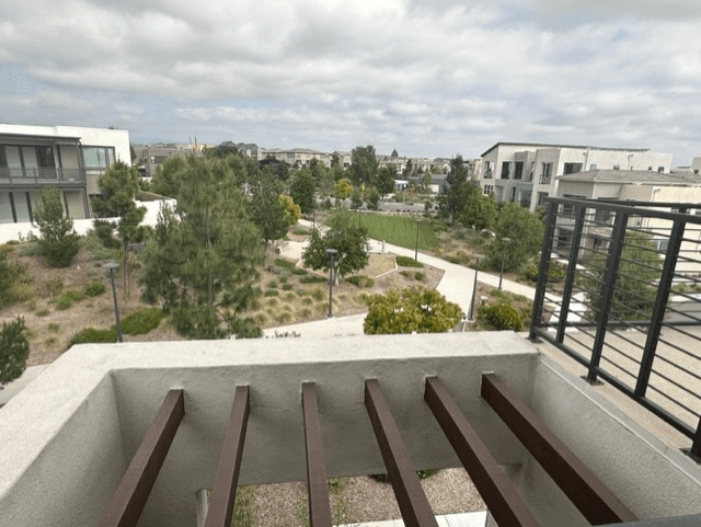 Irvine House: 139 Glance
