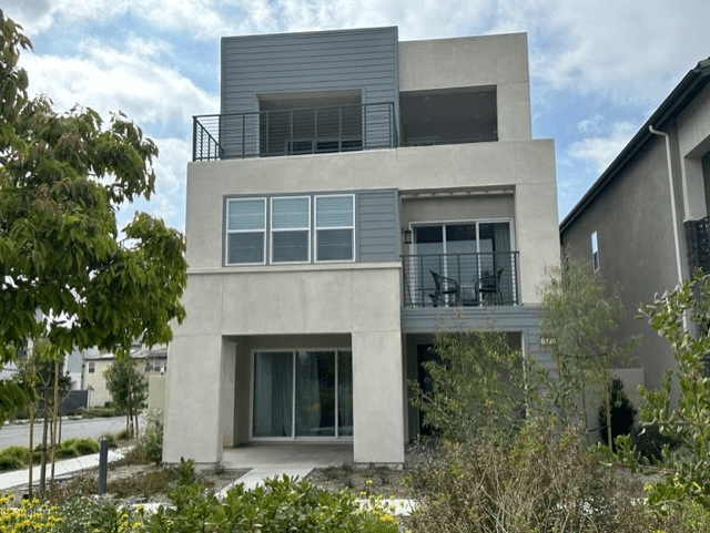 Irvine House: 139 Glance