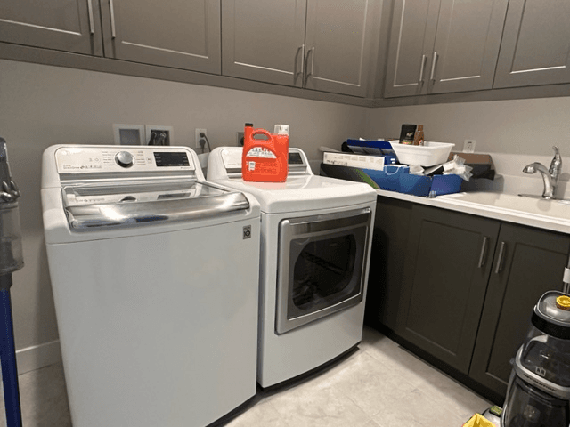 Irvine House: 139 Glance