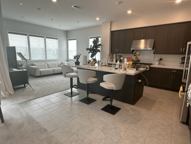 Irvine House: 139 Glance