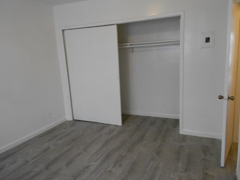 los angeles Apartment: 4702 west 17 th st