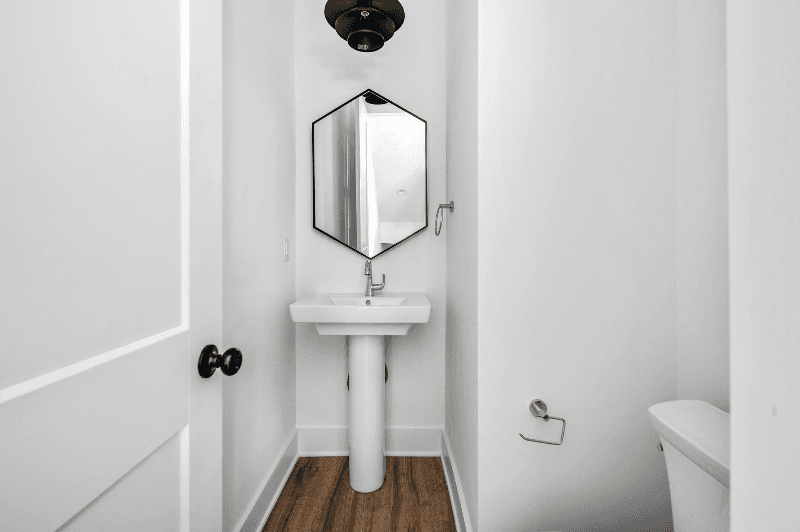 Columbia Townhome: 107 E 9th St