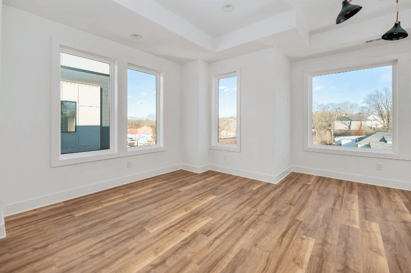 Columbia Townhome: 107 E 9th St