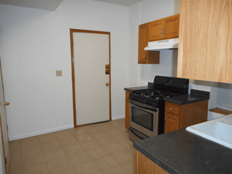 Chicago Apartment: 4616 W Jackson Blvd GARDEN