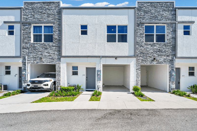 Davenport Townhome: 616 Trikomo Dr,