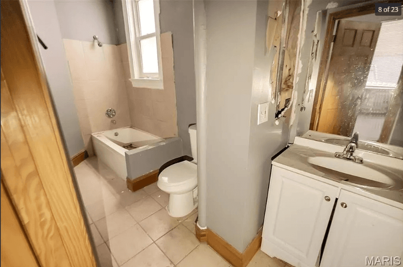Saint Louis House: 2648 California Ave