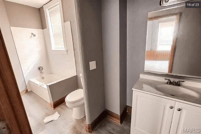Saint Louis House: 2648 California Ave