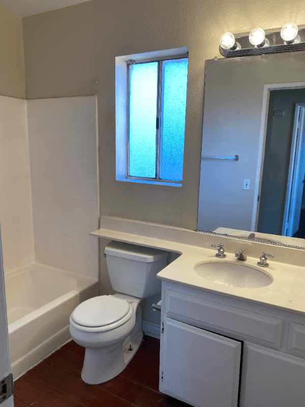 Lake Elsinore House: 16502 Mango Way