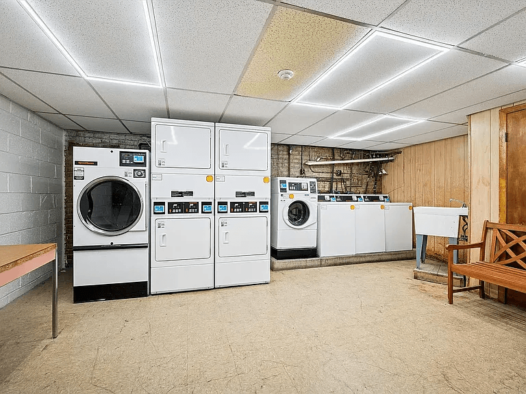 Philadelphia Apartment: 7210 Oxford Ave