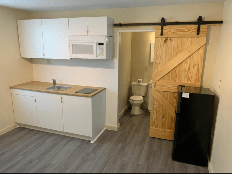 Lake City Apartment: 1380 E Duval St