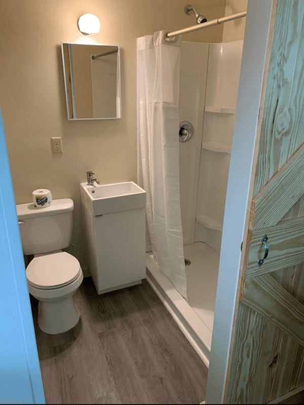Lake City Apartment: 1380 E Duval St