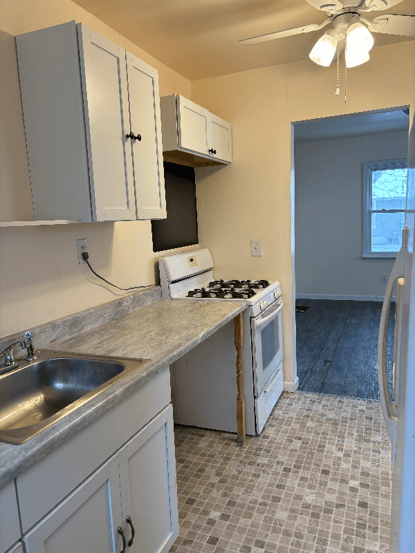 Decatur House: 505 S 17th St