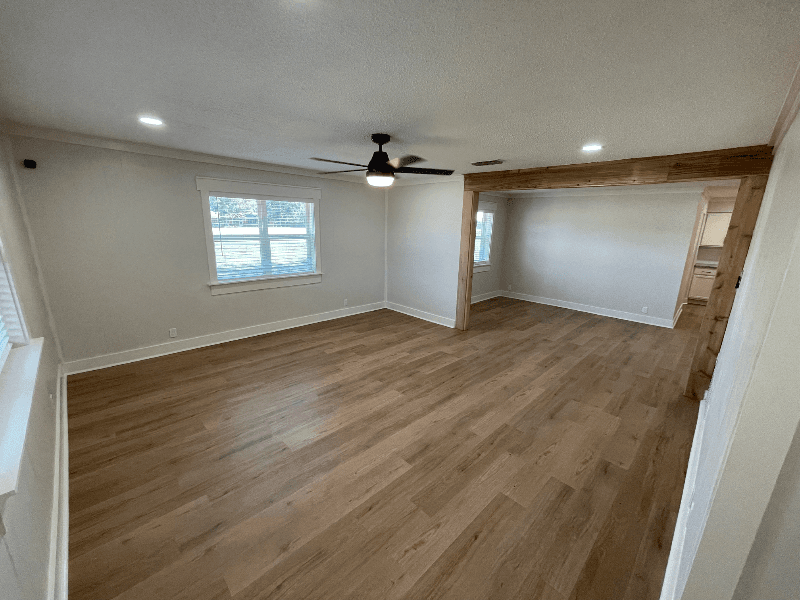 Paris House: 604 12th St SE