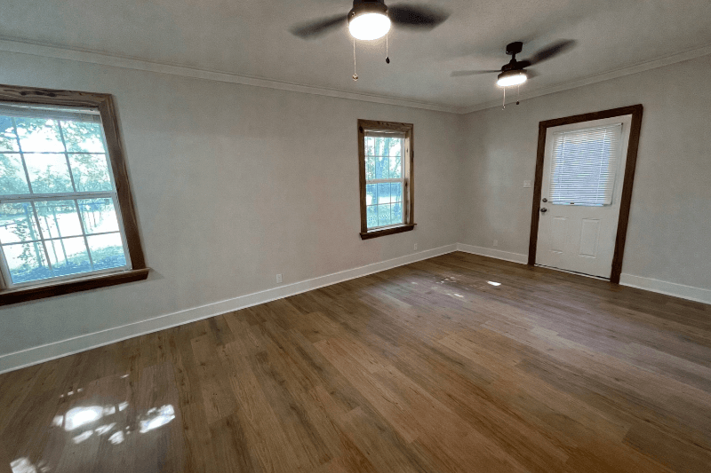 Paris House: 604 12th St SE