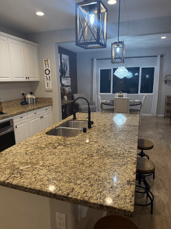 Fallbrook House: 35540 ASTURIAN WAY