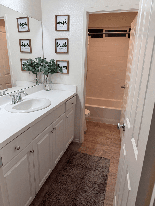 Fallbrook House: 35540 ASTURIAN WAY
