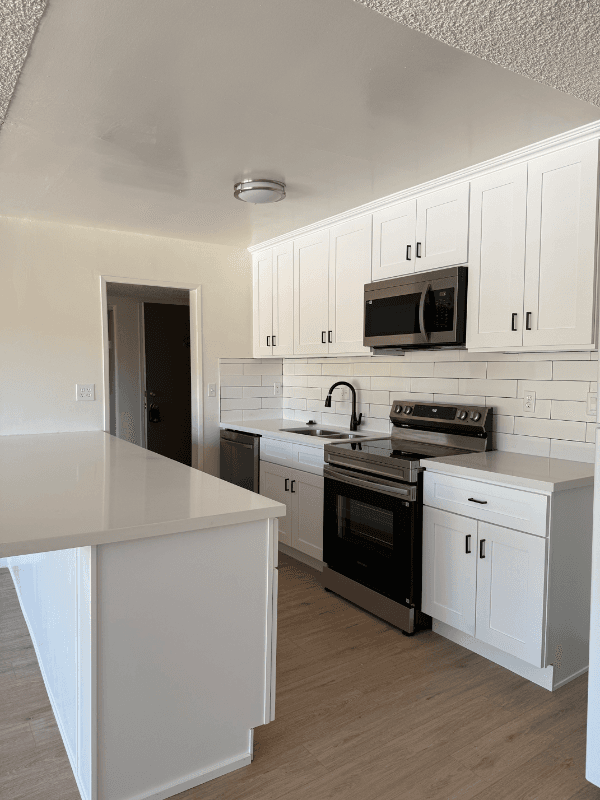 Chatsworth Apartment: 10200 De Soto Ave